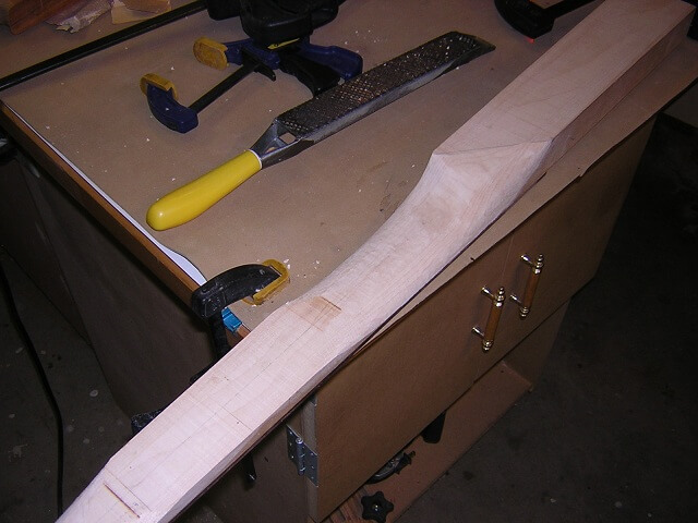Shaping the heel of the neck.