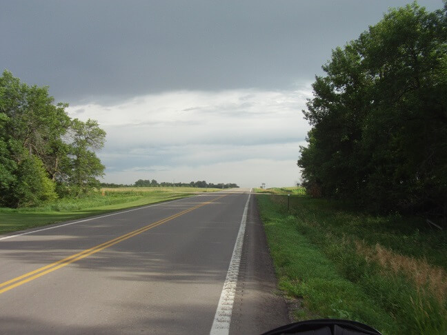 The highway somewhere northeast of Milbank.