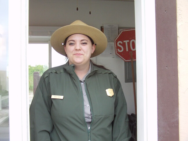 The ranger working the entry gate at Scottsbluff National Monument.