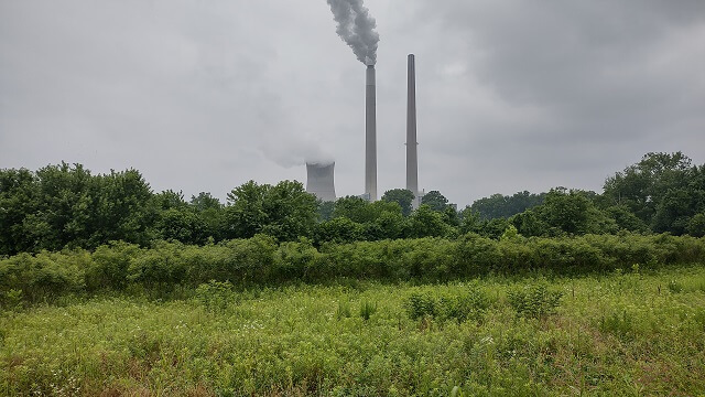 A power plant along the Ohio River near Racine, OH.