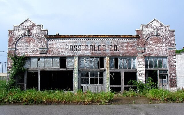 An abandoned building in Cairo, IL (Not My Picture.)