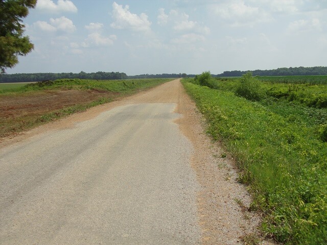 My route suddenly turned to gravel southeast of Unionville, IL on the way to the Kincaid Mounds State Historic Site.