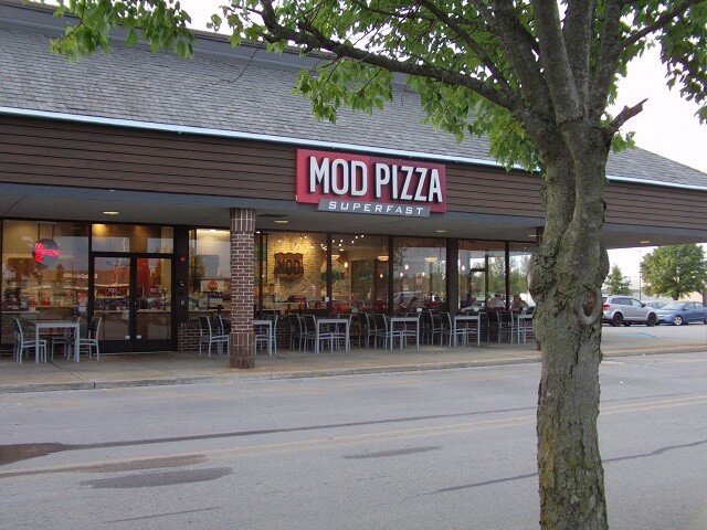 Mod Pizza in Carbondale, IL.