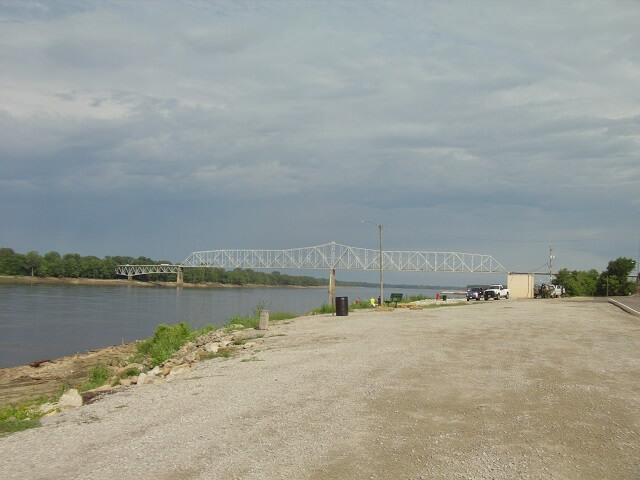 The Chester Bridge over the Mississippi River.