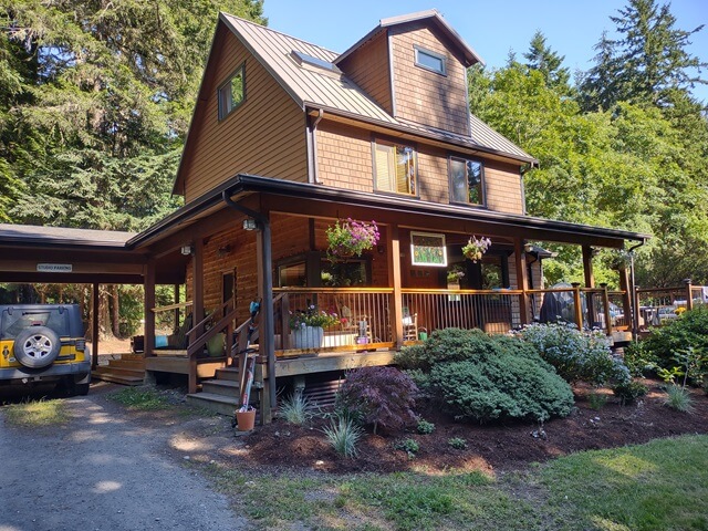 The main house next to my AirBnb on Whidbey Island, WA.