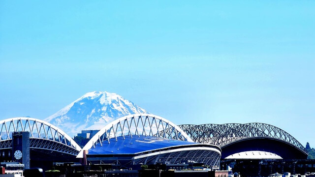 A view of Mount Ranier from downtown Seattle, WA.