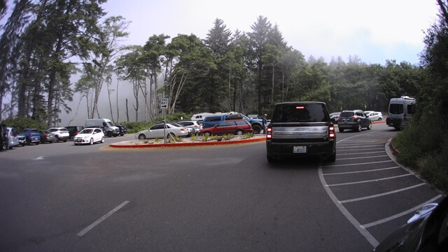 Arriving at the very crowded Ruby Beach parking lot.