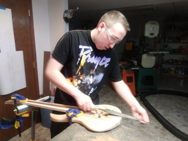 Continuing the body carve.