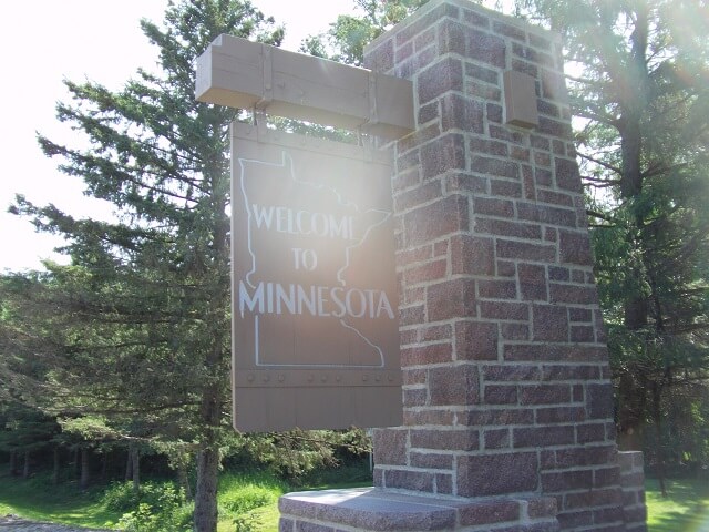 Welcome to Minnesota sign.