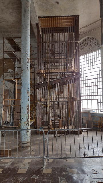 A cage on one side of the OSR chapel. I'm not sure what it was originally used for.