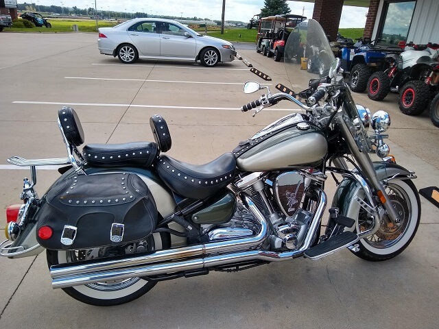 Dropping off the 1999 Yamaha Road Star at Power Brokers to sell.