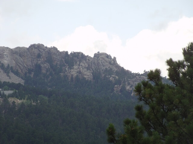 A messed up picture of Mount Rushmore.