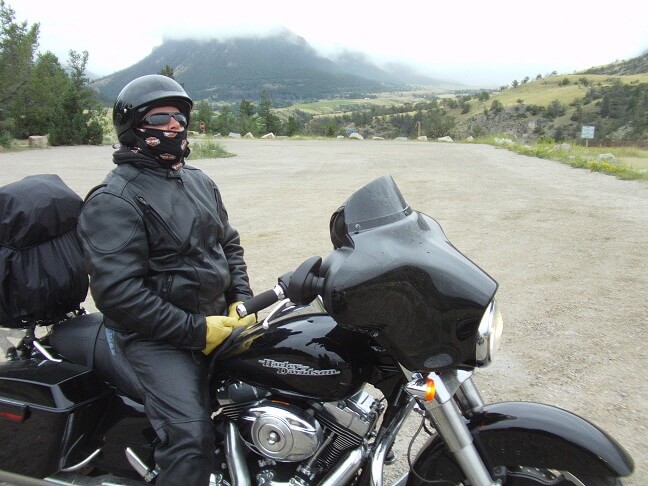 A shivering Jon on the Chief Joseph Highway